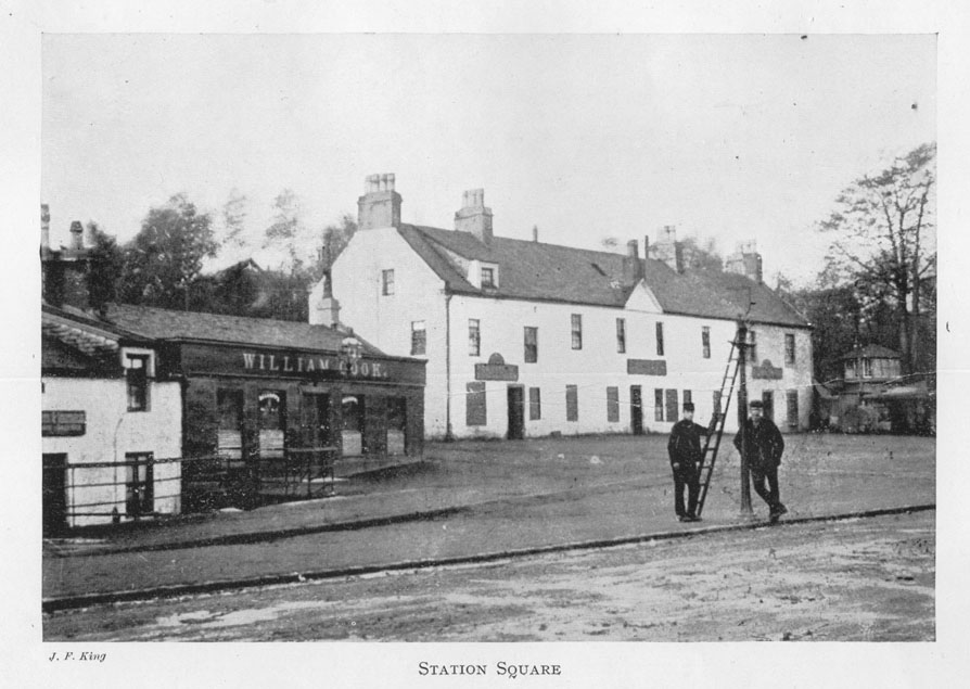 Station Square circa 1880. In 1910 is was shown as Albert
Square and was an angled area from the Main Street going back to the railway bridge on West Coates Road